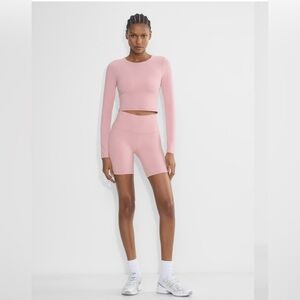 TNA Gloss/ Cheeky 7 bike shorts/ size M/ hi rise ⭐️ Host Pick